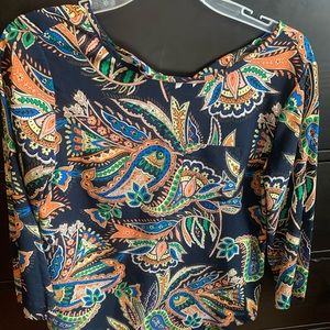 Van Heusen navy and floral flowy blouse with three-quarter sleeves. XS